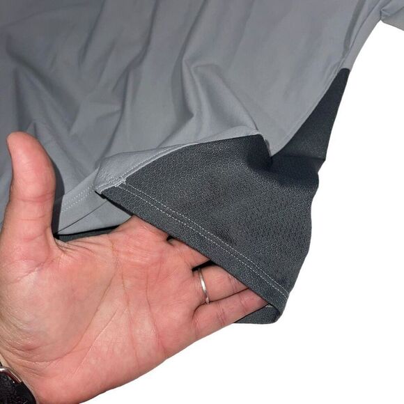 Under Armour Heat Gear Light‎ & Dark Grey 1/4 Zip Pullover - Size Small - Picture 5 of 9